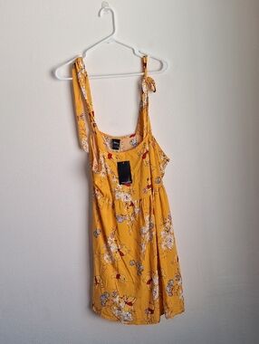 Disney Winnie the Pooh Character Dress Yellow NWT Womens  Large